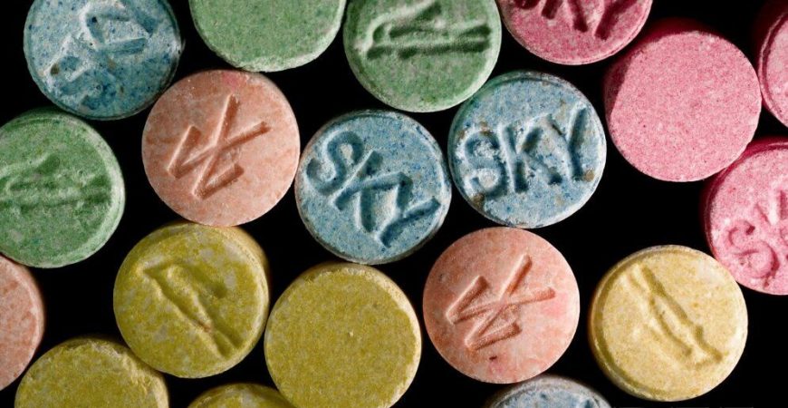 Медицинский регулятор США рассматривает использование MDMA (экстази) — как препарат для лечения посттравматического синдрома